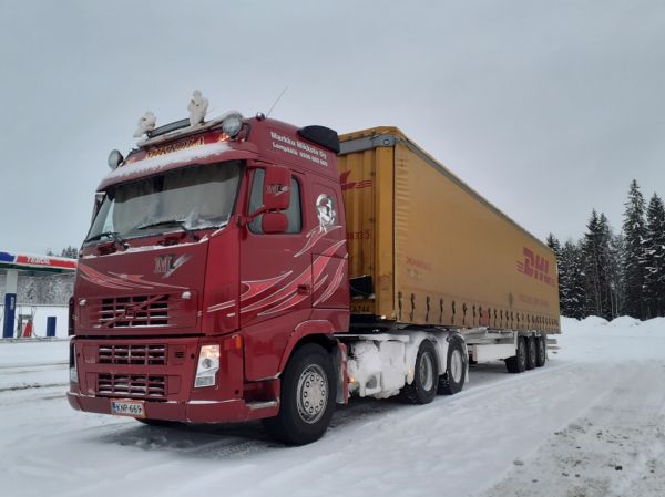 M Mikkolan Volvo FH
M Mikkolan Volvo FH puoliperävaunuyhdistelmä.
Avainsanat: Mikkola Volvo FH ABC Hirvaskangas