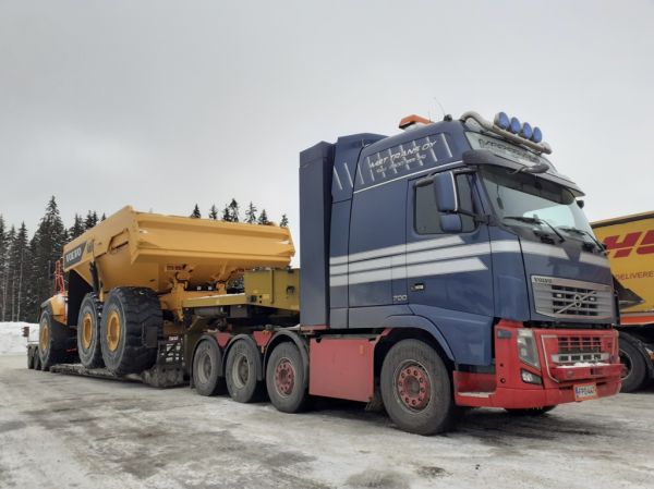 M&T Transin Volvo FH16
M&T Trans Oy:n Volvo FH16 lavettiyhdistelmä.

Avainsanat: M&T Trans Volvo FH16 ABC Hirvaskangas