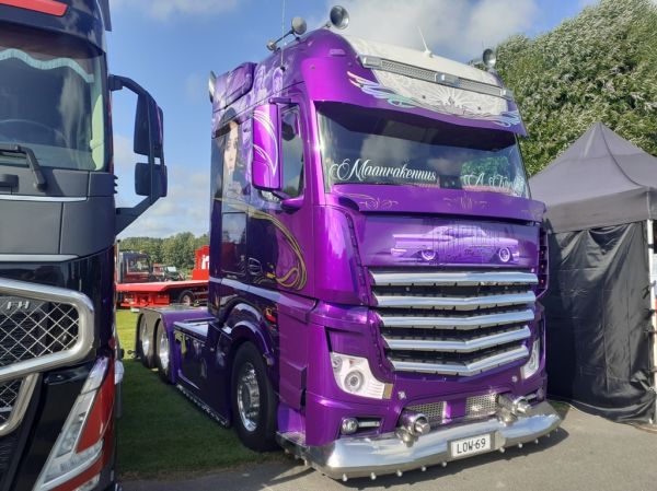 Maanrakennus A Kujalan MB 2663 Actros
Maanrakennus A Kujala Oy:n MB 2663 Actros rekkaveturi.
Avainsanat: Kujala MB 2663 Actros Danny Trejo Alahärmä25
