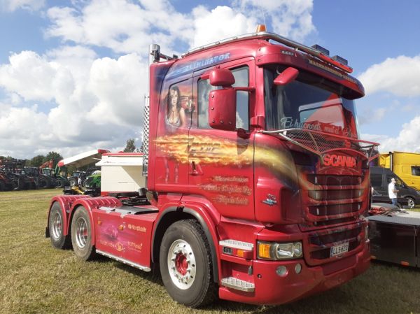 Maanrakennus A Kujalan Scania R500
Maanrakennus A Kujala Oy:n Scania R500 "Eliminator" rekkaveturi.
Avainsanat: Kujala Scania R500 Eliminator ZZ-Top Alahärmä25