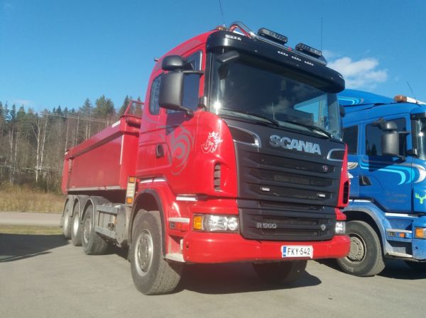 Maanrakennus Koskelan Scania R560
Maanrakennus Koskela Oy:n Scania R560 sora-auto.
Avainsanat: Koskela Scania R560