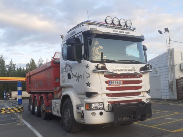 Maanrakennus O&P Virtasen Scania R580
Maanrakennus O&P Virtanen Oy:n Scania R580 sora-auto
Avainsanat: Virtanen Scania R580 Shell Hirvaskangas