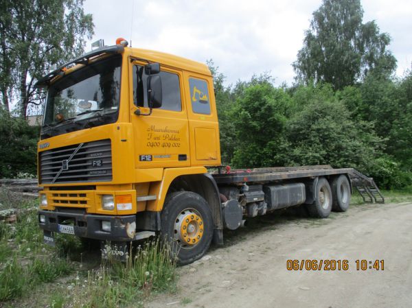 Maanrakennus Paldanin Volvo F12
Maanrakennus K Paldanin Volvo F12 koneenkuljetusauto.
Avainsanat: Paldan Volvo F12