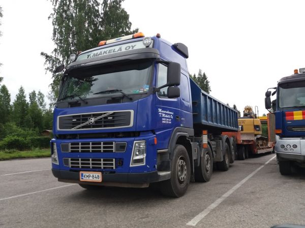 Maanrakennus T Mäkelän Volvo FH12
Maanrakennus T Mäkelä Oy:n Volvo FH12.
Avainsanat: T-Mäkelä Volvo FH12 Shell Hirvaskangas