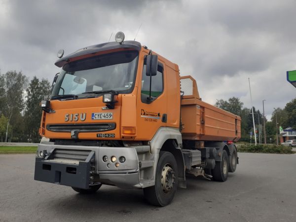 Maanrakennus&Kuljetus Anttosen Sisu E11
Maanrakennus&Kuljetus Anttosen Sisu E11 sora-auto.
Avainsanat: Anttonen Sisu E11
