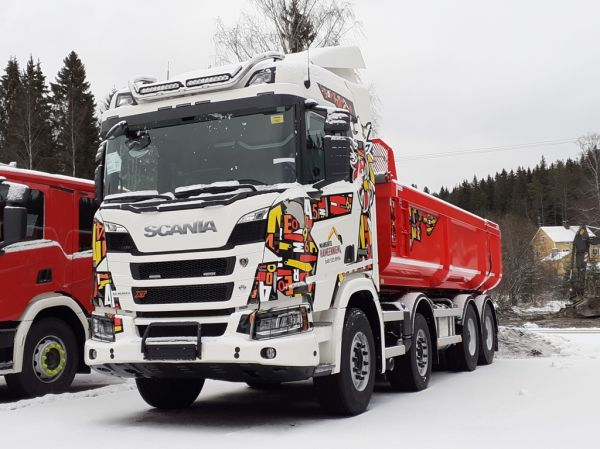 Maansiirto Hämeenniemen Scania R650 XT
Maansiirto Hämeenniemi Ky:n  Scania R650 XT sora-auto.
Avainsanat: Hämeenniemi Scania R650XT