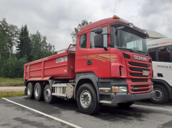 Maansiirto Karvisen Scania R560 
Maansiirto Karvinen Oy:n Scania R560 sora-auto.
Avainsanat: Karvinen Scania R560