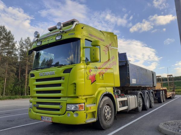 Maansiirtoliike Tolvasen Scania R500
Maansiirtoliike Tolvanen Oy:n Scania R500 täysperävaunuyhdistelmä.
Avainsanat: Tolvanen Scania R500 Shell Hirvaskangas