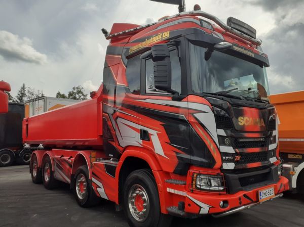 Maantiekiitäjien Scania R730XT
Maantiekiitäjät Oy:n Scania R730XT sora-auto.
Avainsanat: Maantiekiitäjät Scania R730XT Himos23