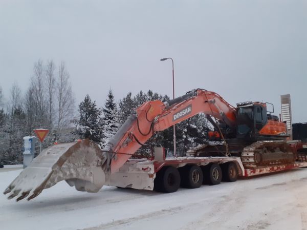 Klikkaa kuvaa nähdäksesi se täysikokoisena
==============
Maanrakennus Kamaran Doosan 490 LC
Maarakennus Kamara Oy:n Doosan 490 LC kaivinkone.
Avainsanat: Kamara Doosan 490 LC 20 ABC Hirvaskangas Maanrakennus Kamaran Doosan 490 LC
Maarakennus Kamara Oy:n Doosan 490 LC kaivinkone.
Avainsanat: Kamara Doosan 490 LC 20 ABC Hirvaskangas