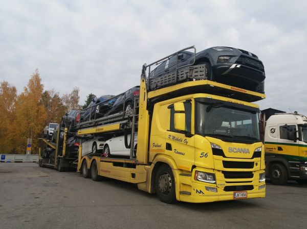 R Mäkelän Scania P500
R Mäkelä Oy:n Scania P500 autojenkuljetusyhdistelmä.
Avainsanat: R-Mäkelä Scania P500 56