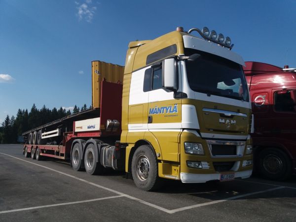 Mäntylä E&E:n MAN TGX 33.540
Mäntylä E&E Ky:n MAN TGX 33.540 puoliperävaunuyhdistelmä.
Avainsanat: Mäntylä MAN TGX 33.540 ABC Hirvaskangas