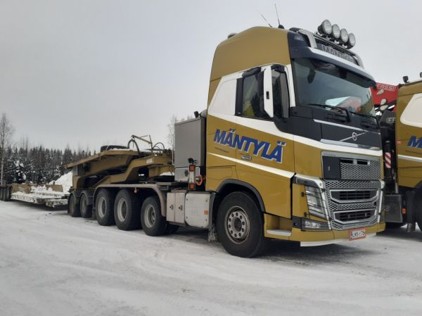 Mäntylä E&E:n Volvo FH16 
Mäntylä E&E Ky:n Volvo FH16 lavettiyhdistelmä.
Avainsanat: Mäntylä Volvo FH16 ABC Hirvaskangas