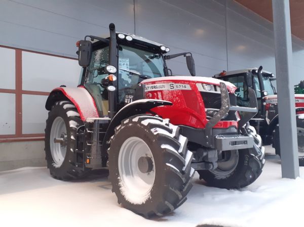 Massey Ferguson S 6714
Massey Ferguson S 6714 traktori.
Avainsanat: Massey Ferguson S 6714 Hirvaskangas Massikka