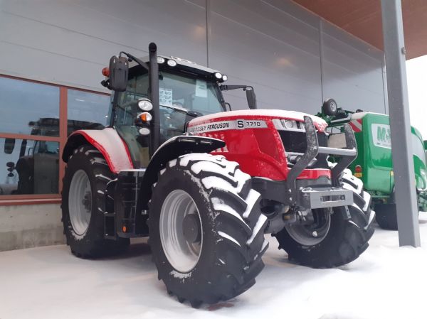 Massey Ferguson S 7718
Massey Ferguson S 7718 traktori.
Avainsanat: Massey Ferguson S 7718 Hirvaskangas Massikka