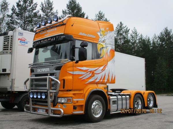 Matinkylän Maansiirron Scania R500
Matinkylän Maansiirto Oy:n Scania rekkaveturi.
Avainsanat: Matinkylän Maansiirto Scania R500 Shell Hirvaskangas