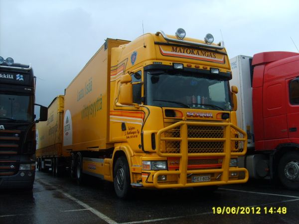 Kuljetus J Matokankaan Scania 144
Kuljetus J Matokangas Oy:n 144 hakeyhdistelmä.
Avainsanat: Matokangas Scania 144 ABC Hirvaskangas
