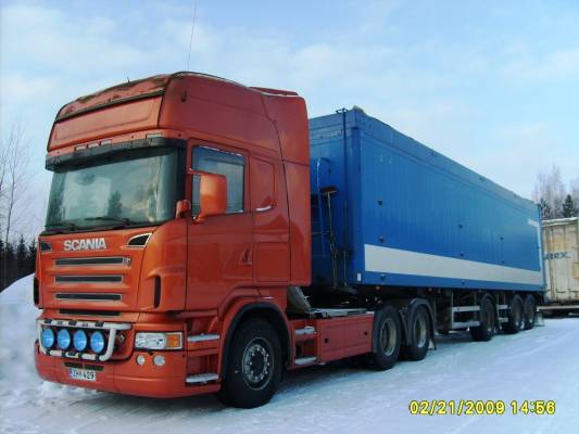 Kosken Megawatin Scania R620 
Kosken Megawatti Oy:n Scania R620 hakepuolikas.
Avainsanat: Megawatti Scania R620