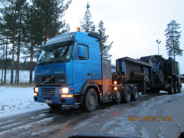 Kosken Megawatin Volvo FH12
Kosken Megawatti Oy:n Volvo FH12.
Avainsanat: Megawatti Volvo FH12 Shell Hirvaskangas