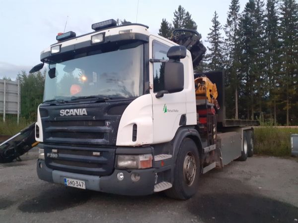 Metsä-Multian Scania P380
Metsä-Multia Oy:n nosturilla varustettu Scania P380 vaihtolava-auto.
Avainsanat: Metsä-Multia Scania P380 Hirvaskangas