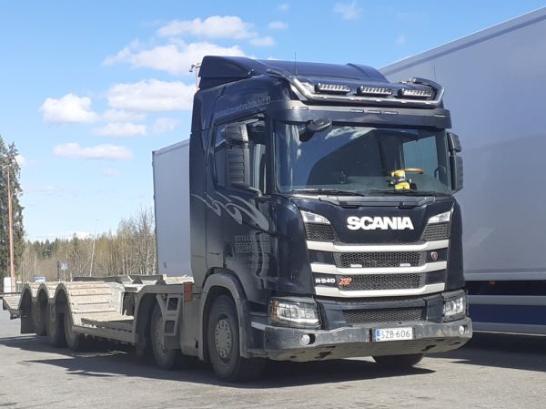 Klikkaa kuvaa nähdäksesi se täysikokoisena
==============
Metsäkoneet Valtoahon Scania R540 XT
Metsäkoneet Valtoahon Scania R540 XT koneenkuljetusauto.
Avainsanat: Valtoaho Scania R540 XT ABC Hirvaskangas Metsäkoneet Valtoahon Scania R540 XT
Metsäkoneet Valtoahon Scania R540 XT koneenkuljetusauto.
Avainsanat: Valtoaho Scania R540 XT ABC Hirvaskangas