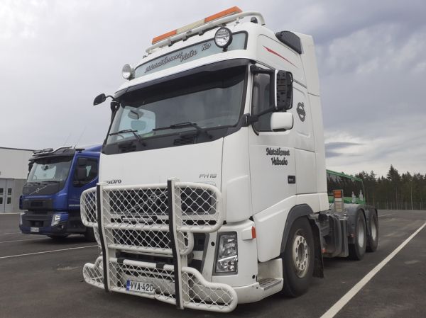 Metsäkoneet Valtoahon Volvo FH16
Metsäkoneet Valtoahon Volvo FH16 rekkaveturi.
Avainsanat: Valtoaho Volvo fH16