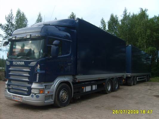 K Minkkisen Scania R620 
K Minkkinen Oy:n Scania R620 hakeyhdistelmä.
Avainsanat: Minkkinen Scania R620