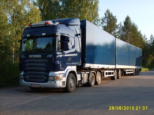 K Minkkisen Scania R500 
K Minkkinen Oy:n Scania R500 b-juna. 
Avainsanat: Minkkinen Scania R500 Shell Hirvaskangas B-juna