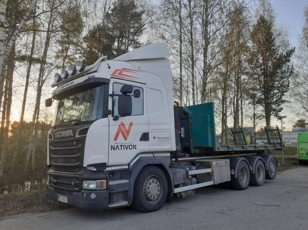 Monialayhtiö Nativonin Scania R730
Monialayhtiö Nativon Oy:n Scania R730 koukkulava-auto.
Avainsanat: Nativon Scania R730