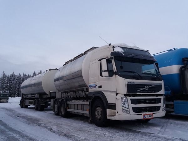 E Monten Volvo FM
Oy E Monten Ab:n Volvo FM säiliöyhdistelmä.
Avainsanat: Monte Volvo FM ABC Hirvaskangas