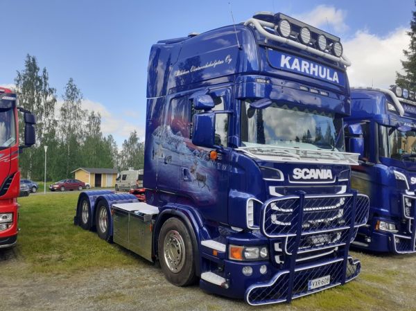 Muhoksen Elintarvikekuljetuksen Scania R620
Muhoksen Elintarvikekuljetus Oy:n Scania R620 rekkaveturi.
Avainsanat: Muhoksen Elintarvikekuljetus Karhula Scania R620 Runni25
