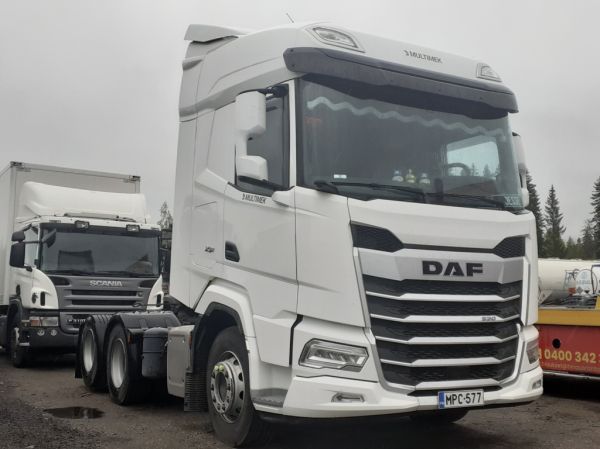 Klikkaa kuvaa nähdäksesi se täysikokoisena
==============
Multimekin DAF XF530
Multimek Oy:n DAF XF530 rekkaveturi.
Avainsanat: Multimek DAF XF530 Hirvaskangas Jesse Multimekin DAF XF530
Multimek Oy:n DAF XF530 rekkaveturi.
Avainsanat: Multimek DAF XF530 Hirvaskangas Jesse