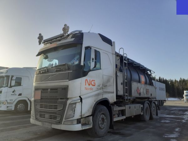 NG Nordicin Volvo FH500
NG Nordicin Volvo FH500 säiliöauto.
Avainsanat: NG Nordic Volvo FH500 ABC Hirvaskangas