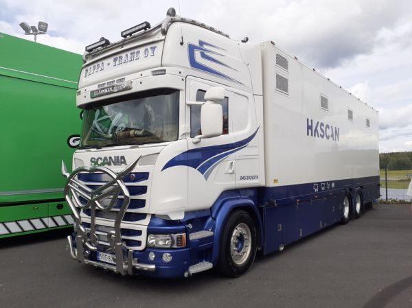 Nappa-Transin Scania R520
Nappa-Trans Oy:n Scania R520 eläinkuljetusauto.
Avainsanat: Nappa-Trans Scania R520 Himos23