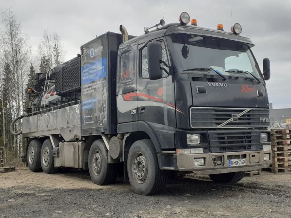 Newlinerin Volvo FH16
Newlinerin Volvo FH16 imuauto.
Avainsanat: Newliner Volvo FH16