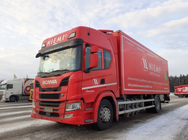 Niemen Scania G340
Niemen Scania G340 "Annina" rahtiauto.
Avainsanat: Niemi Scania G340 Annina ABC Hirvaskangas