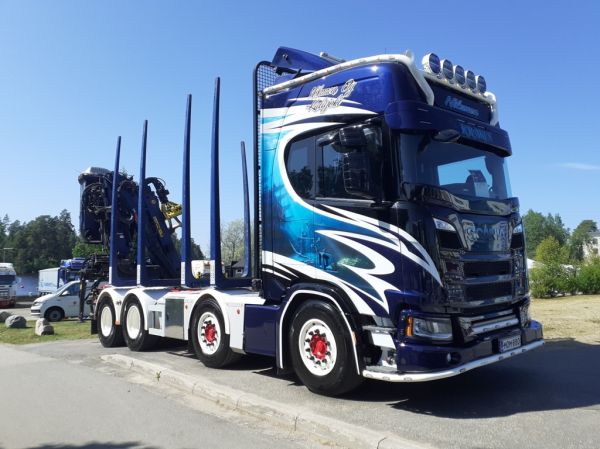 Veljekset Nikusen Scania R560
Veljekset Nikusen Scania R560 puutavara-auto.
Avainsanat: Nikunen Scania R560 Viitasaari23