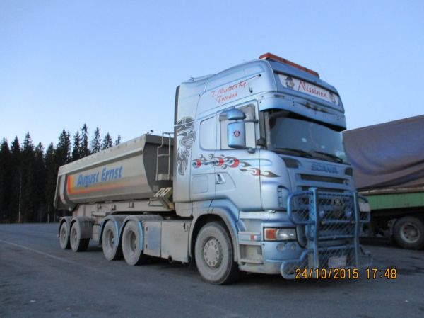 Kuljetus ja Urakointi T Nissisen Scania R500
Kuljetus ja Urakointi T Nissinen Ky:n Scania R500 sorapuolikas.
Avainsanat: Nissinen Scania R500 ABC Hirvaskangas