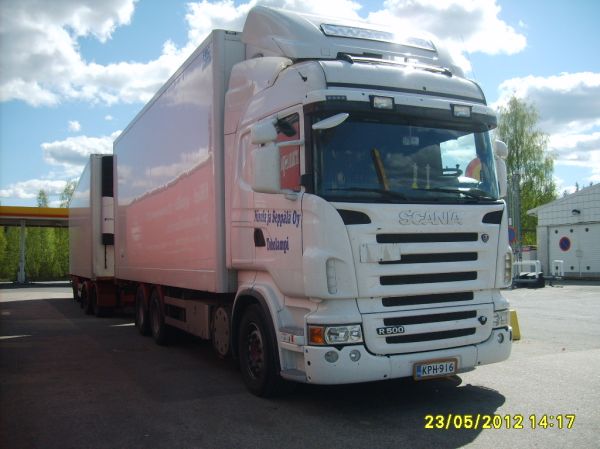 Nisula ja Seppälän Scania R500
Nisula ja Seppälä Oy:n Scania R500 täysperävaunuyhdistelmä.
Avainsanat: Nisula&Seppälä Swanline Scania R500 Shell Hirvaskangas 3