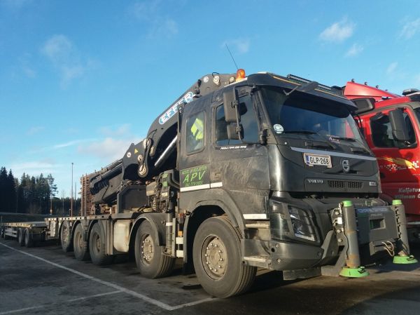 Nosto ja Kuljetus APV:n Volvo FMX
Nosto ja Kuljetus APV:n nosturilla varustettu Volvo FMX.
Avainsanat: APV Volvo FMX ABC Hirvaskangas