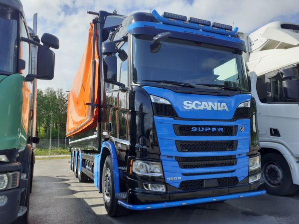 Nosto ja Kuljetus Jauhiaisen Scania 560R
Nosto ja Kuljetus Jauhiainen Ky:n Scania 560R turveauto
Avainsanat: Jauhiainen Scania 560R