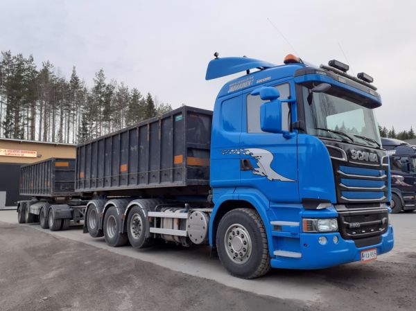 Nosto ja Kuljetus Jauhiaisen Scania R500
Nosto ja Kuljetus Jauhiainen Ky:n Scania R500 vaihtolavayhdistelmä.
Avainsanat: Jauhiainen Scania R500