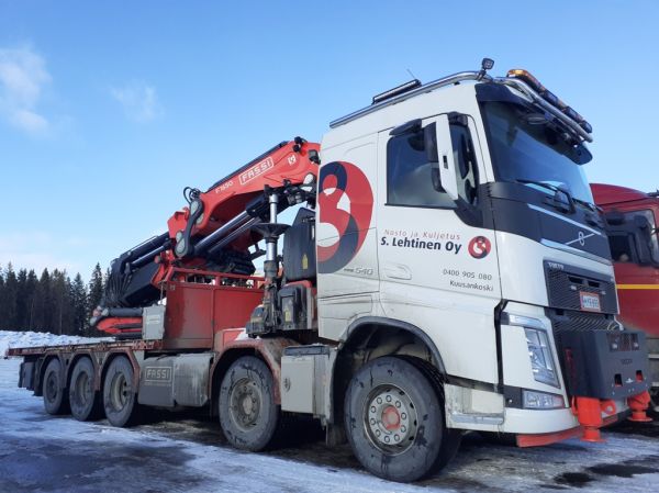 Nosto ja Kuljetus S Lehtisen Volvo FH540
Nosto ja Kuljetus S Lehtinen Oy:n nosturilla varustettu Volvo FH540.
Avainsanat: Lehtinen Volvo FH540 ABC Hirvaskangas