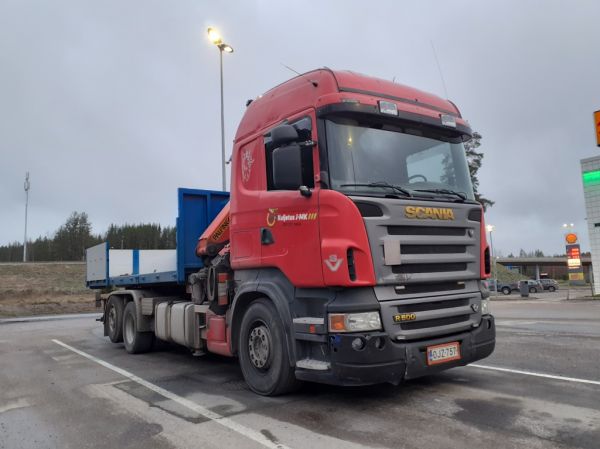 Nosto ja Kuljetukset Kuljetus J-MK:n Scania R500
Nosto ja Kuljetukset Kuljetus J-MK:n nosturilla varustettu Scania R500.
Avainsanat: J-MK Scania R500 Shell Hirvaskangas