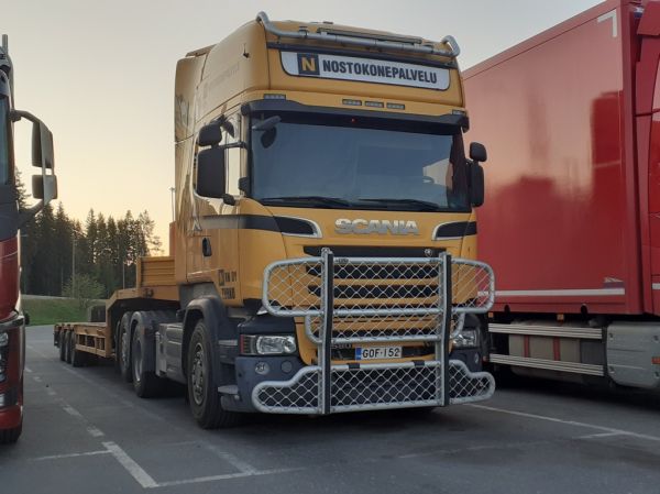 Nostokonepalvelun Scania R580
Nostokonepalvelun Scania R580 puoliperävaunuyhdistelmä.
Avainsanat: Nostokonepalvelu Nieminen Scania R580 ABC Hirvaskangas