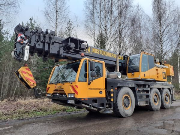 Nostokonepalvelun Terex
Nostokonepalvelun Terex autonosturi.
Keywords: Nostokonepalvelu Terex Shell Hirvaskangas