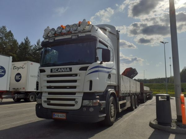 Nostokuljetukset Koskisen Scania R580
Nostokuljetukset Koskinen Oy:n nosturilla varustettu Scania R580 täysperävaunuyhdistelmä.
Avainsanat: Koskinen Scania R580 Shell Hirvaskangas