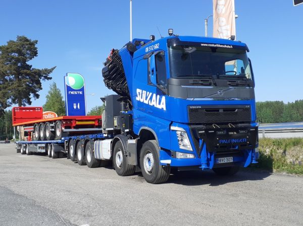 Nosturiliike Sulkalan Volvo FH540
Nosturiliike Sulkala Oy:n nosturilla varustettu Volvo FH540 täysperävaunuyhdistelmä.
Avainsanat: Sulkala Volvo FH540 Neste Lintulahti