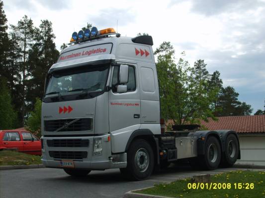 Nurminen Logistics Oyj:n Volvo FH16 
Nurminen Logistics Oyj:n Volvo FH16 rekkaveturi.
Avainsanat: Nurminen Volvo FH16