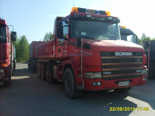 Kuljetusliike H Nyman Oy:n Scania 144G
Kuljetusliike H Nyman Oy:n Scania 144G kasettiyhdistelmä. 
Avainsanat: Nyman Scania 144G
